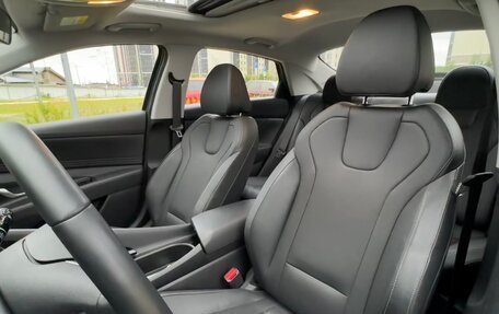 Hyundai Elantra, 2023 год, 1 990 000 рублей, 16 фотография