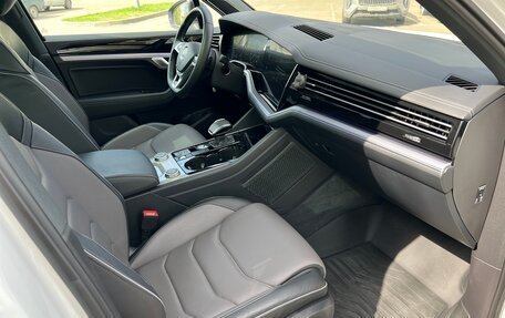 Volkswagen Touareg III, 2019 год, 9 800 000 рублей, 12 фотография