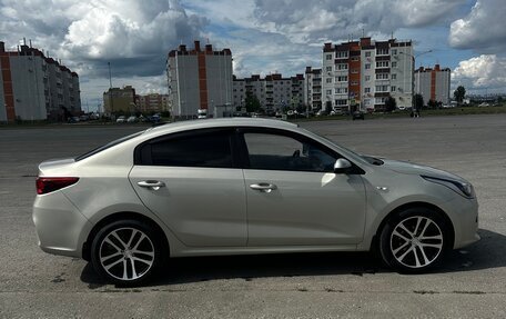 KIA Rio IV, 2018 год, 1 300 000 рублей, 7 фотография