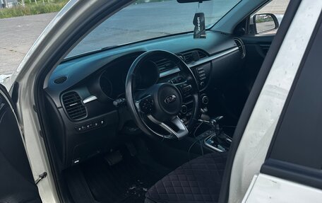 KIA Rio IV, 2018 год, 1 300 000 рублей, 10 фотография