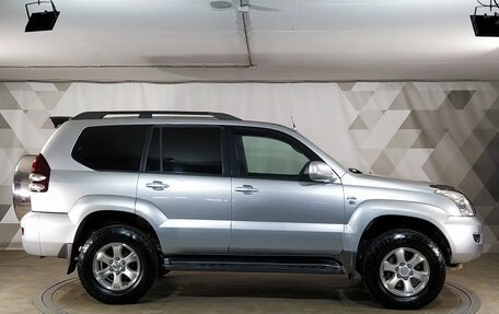 Toyota Land Cruiser Prado 120 рестайлинг, 2004 год, 1 349 000 рублей, 6 фотография