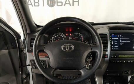 Toyota Land Cruiser Prado 120 рестайлинг, 2004 год, 1 349 000 рублей, 12 фотография