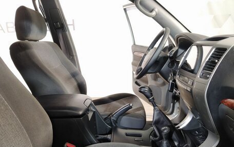 Toyota Land Cruiser Prado 120 рестайлинг, 2004 год, 1 349 000 рублей, 17 фотография