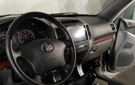 Toyota Land Cruiser Prado 120 рестайлинг, 2004 год, 1 349 000 рублей, 9 фотография