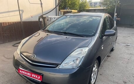Toyota Prius, 2006 год, 733 000 рублей, 4 фотография