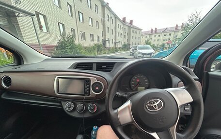 Toyota Vitz, 2011 год, 900 000 рублей, 5 фотография