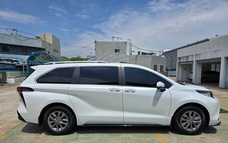 Toyota Sienna, 2022 год, 3 880 111 рублей, 5 фотография