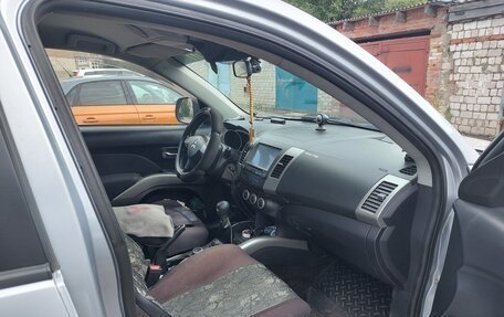 Mitsubishi Outlander III рестайлинг 3, 2008 год, 950 000 рублей, 4 фотография