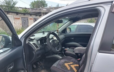 Mitsubishi Outlander III рестайлинг 3, 2008 год, 950 000 рублей, 8 фотография