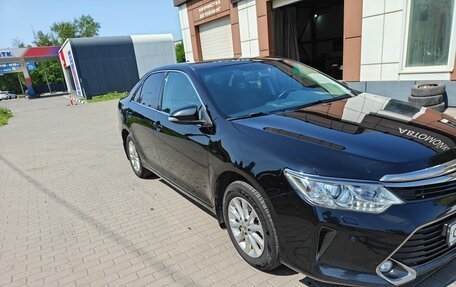 Toyota Camry, 2017 год, 2 050 000 рублей, 2 фотография