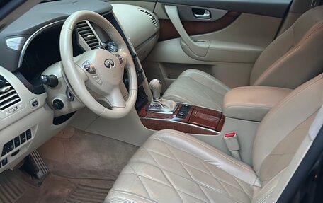 Infiniti QX70, 2014 год, 1 880 000 рублей, 2 фотография