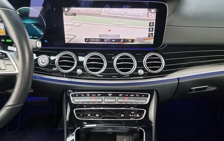 Mercedes-Benz E-Класс, 2021 год, 4 900 000 рублей, 14 фотография