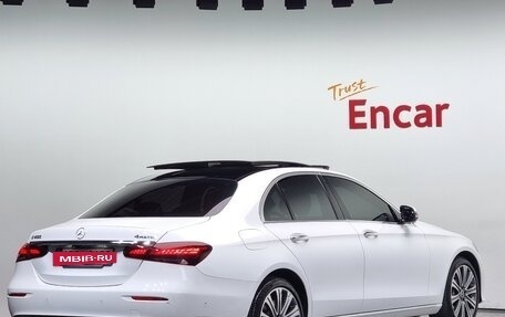 Mercedes-Benz E-Класс, 2021 год, 4 900 000 рублей, 2 фотография