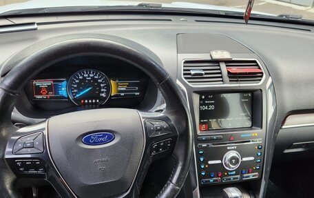 Ford Explorer VI, 2017 год, 2 050 000 рублей, 10 фотография