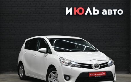 Toyota Verso I, 2013 год, 1 460 000 рублей, 3 фотография