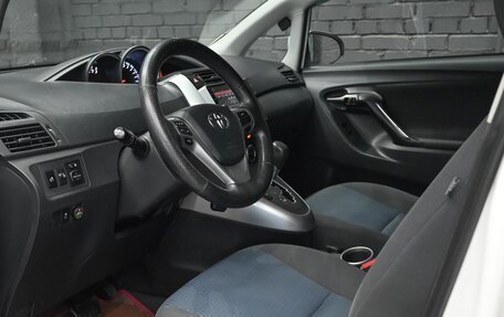 Toyota Verso I, 2013 год, 1 460 000 рублей, 17 фотография