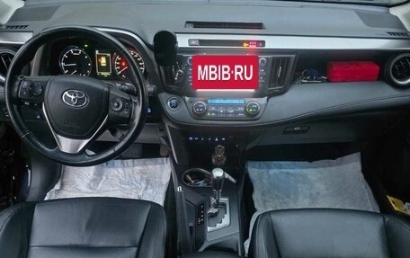 Toyota RAV4, 2018 год, 2 199 000 рублей, 10 фотография