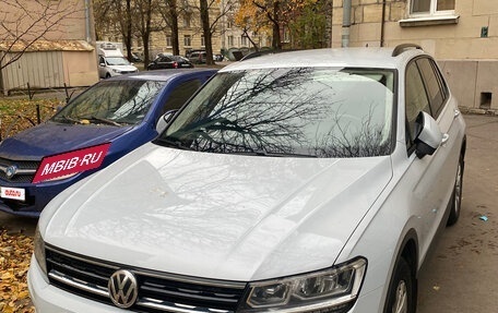 Volkswagen Tiguan II, 2019 год, 2 200 000 рублей, 2 фотография