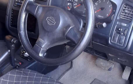 Nissan Primera II рестайлинг, 2000 год, 250 000 рублей, 2 фотография