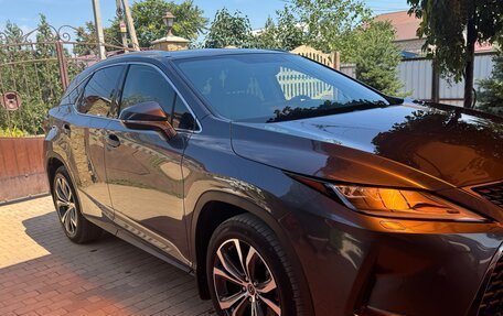 Lexus RX IV рестайлинг, 2021 год, 6 000 000 рублей, 3 фотография