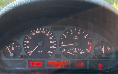 BMW 3 серия, 2001 год, 530 000 рублей, 16 фотография