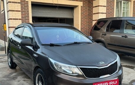KIA Rio III рестайлинг, 2015 год, 1 000 000 рублей, 2 фотография