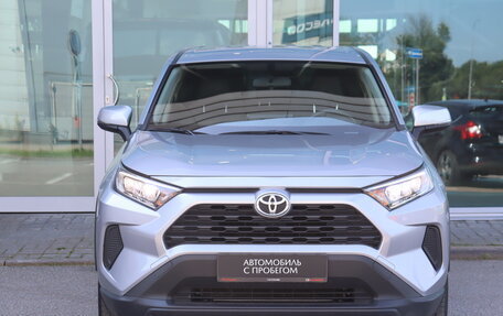 Toyota RAV4, 2022 год, 3 199 000 рублей, 2 фотография