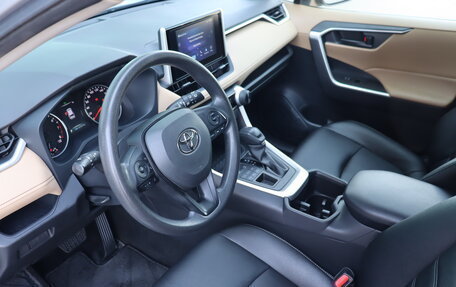 Toyota RAV4, 2022 год, 3 199 000 рублей, 13 фотография