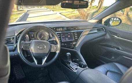 Toyota Camry, 2018 год, 2 550 000 рублей, 8 фотография