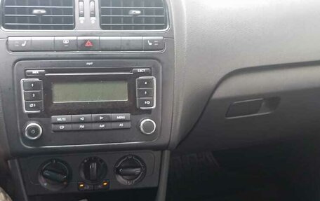 Volkswagen Polo VI (EU Market), 2011 год, 750 000 рублей, 12 фотография