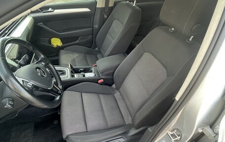 Volkswagen Passat B8 рестайлинг, 2018 год, 2 190 000 рублей, 14 фотография