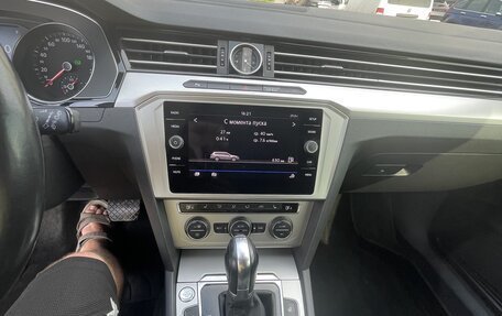 Volkswagen Passat B8 рестайлинг, 2018 год, 2 190 000 рублей, 16 фотография
