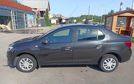 Renault Logan II, 2018 год, 850 000 рублей, 4 фотография