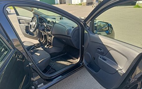 Renault Logan II, 2018 год, 850 000 рублей, 7 фотография