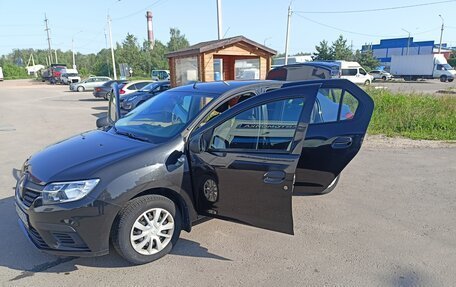 Renault Logan II, 2018 год, 850 000 рублей, 12 фотография