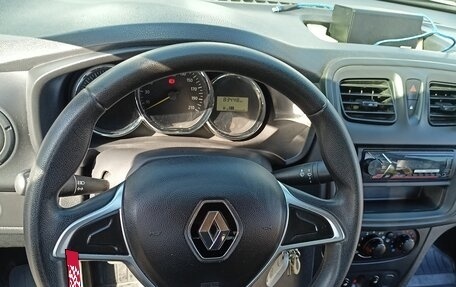 Renault Logan II, 2018 год, 850 000 рублей, 15 фотография