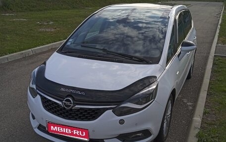 Opel Zafira C рестайлинг, 2017 год, 1 550 000 рублей, 1 фотография