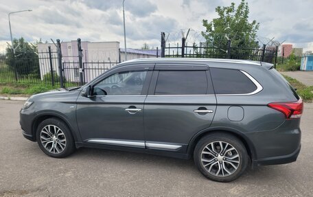 Mitsubishi Outlander III рестайлинг 3, 2015 год, 2 690 000 рублей, 4 фотография