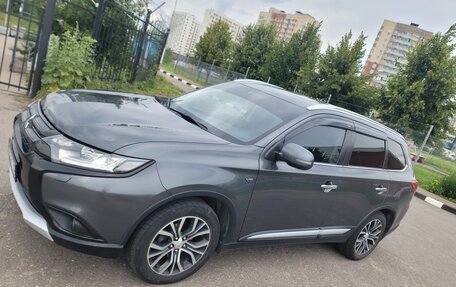 Mitsubishi Outlander III рестайлинг 3, 2015 год, 2 690 000 рублей, 3 фотография