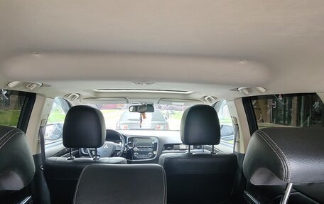 Mitsubishi Outlander III рестайлинг 3, 2015 год, 2 690 000 рублей, 14 фотография