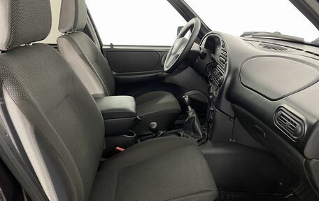 Chevrolet Niva I рестайлинг, 2017 год, 755 000 рублей, 13 фотография