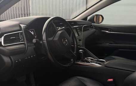 Toyota Camry, 2018 год, 2 000 000 рублей, 6 фотография