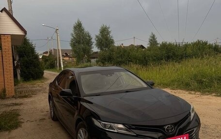 Toyota Camry, 2018 год, 2 000 000 рублей, 3 фотография