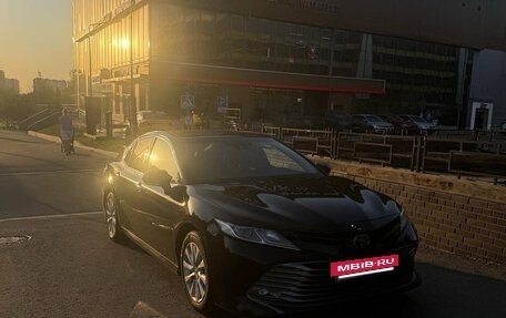Toyota Camry, 2018 год, 2 000 000 рублей, 8 фотография