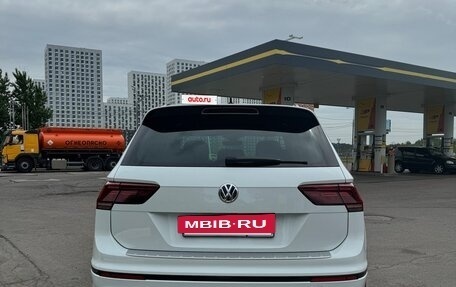 Volkswagen Tiguan II, 2019 год, 2 950 000 рублей, 6 фотография