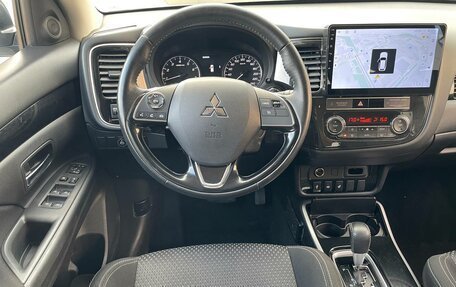 Mitsubishi Outlander III рестайлинг 3, 2019 год, 1 949 000 рублей, 6 фотография