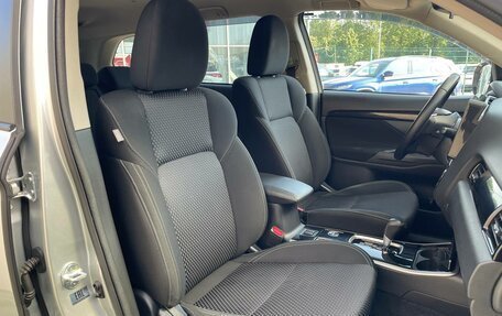Mitsubishi Outlander III рестайлинг 3, 2019 год, 1 949 000 рублей, 11 фотография
