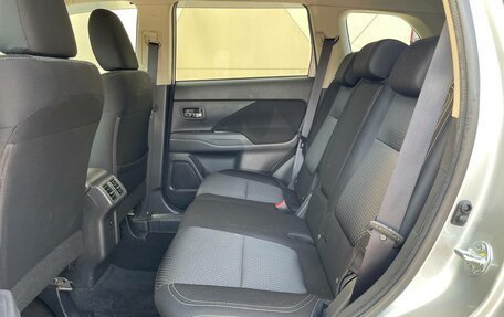 Mitsubishi Outlander III рестайлинг 3, 2019 год, 1 949 000 рублей, 12 фотография