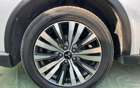 Mitsubishi Outlander III рестайлинг 3, 2019 год, 1 949 000 рублей, 14 фотография