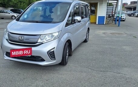 Honda Stepwgn IV, 2019 год, 2 400 000 рублей, 2 фотография